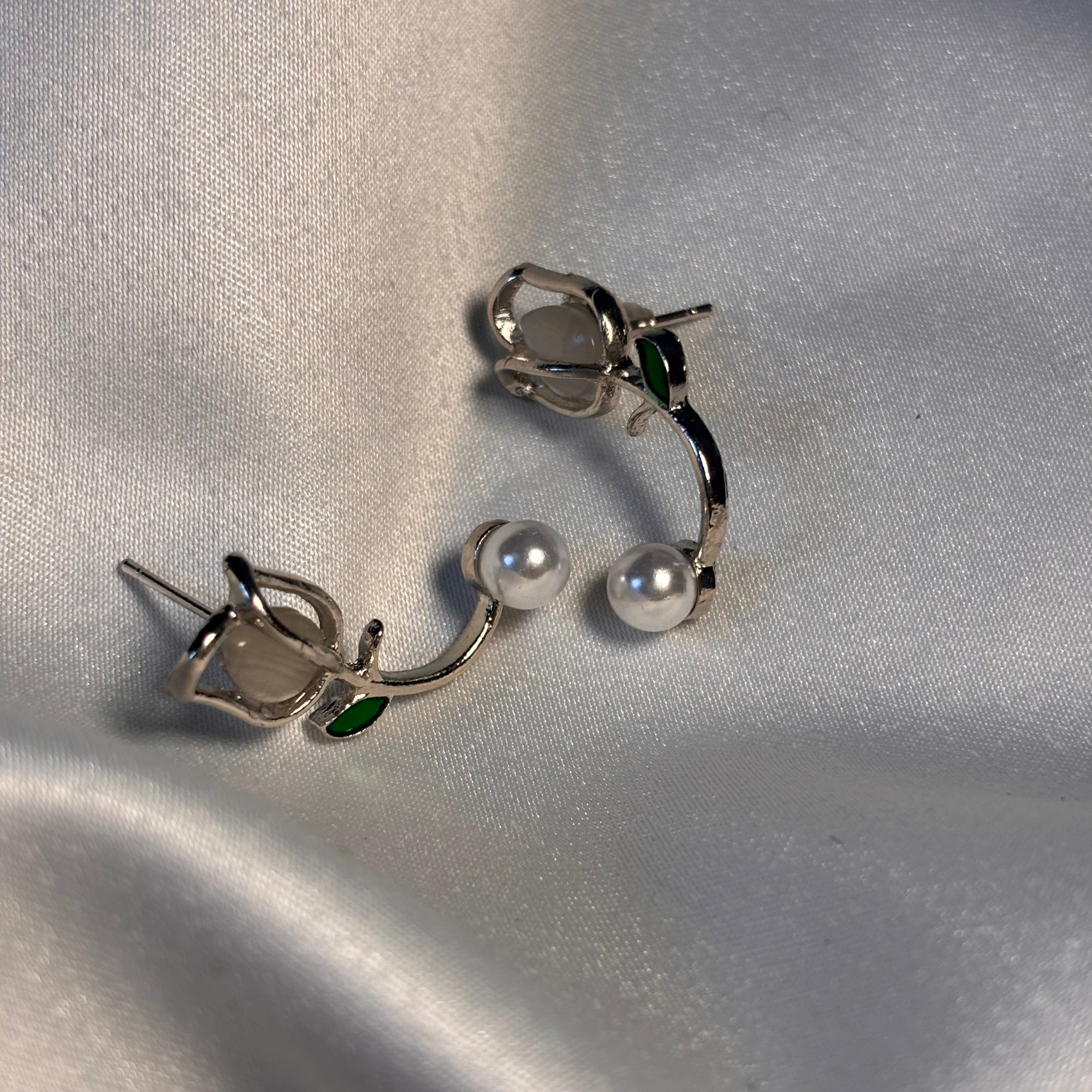 White Tulip Pearl Studs