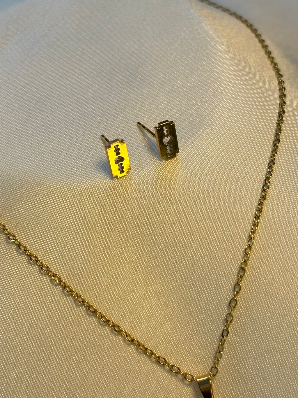 Blade Pendant Necklace with Studs