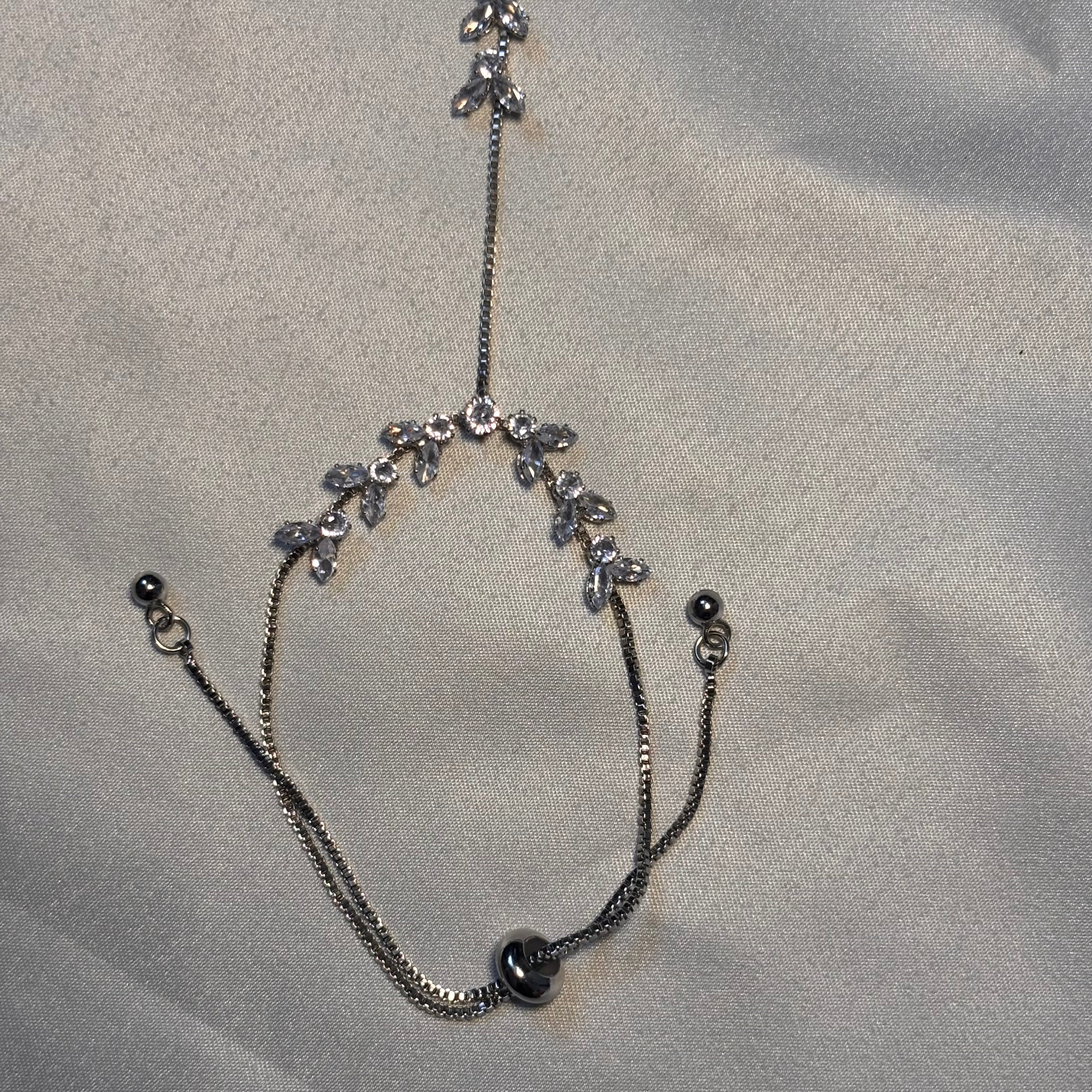 Marquise cut stone hand chain(silver)