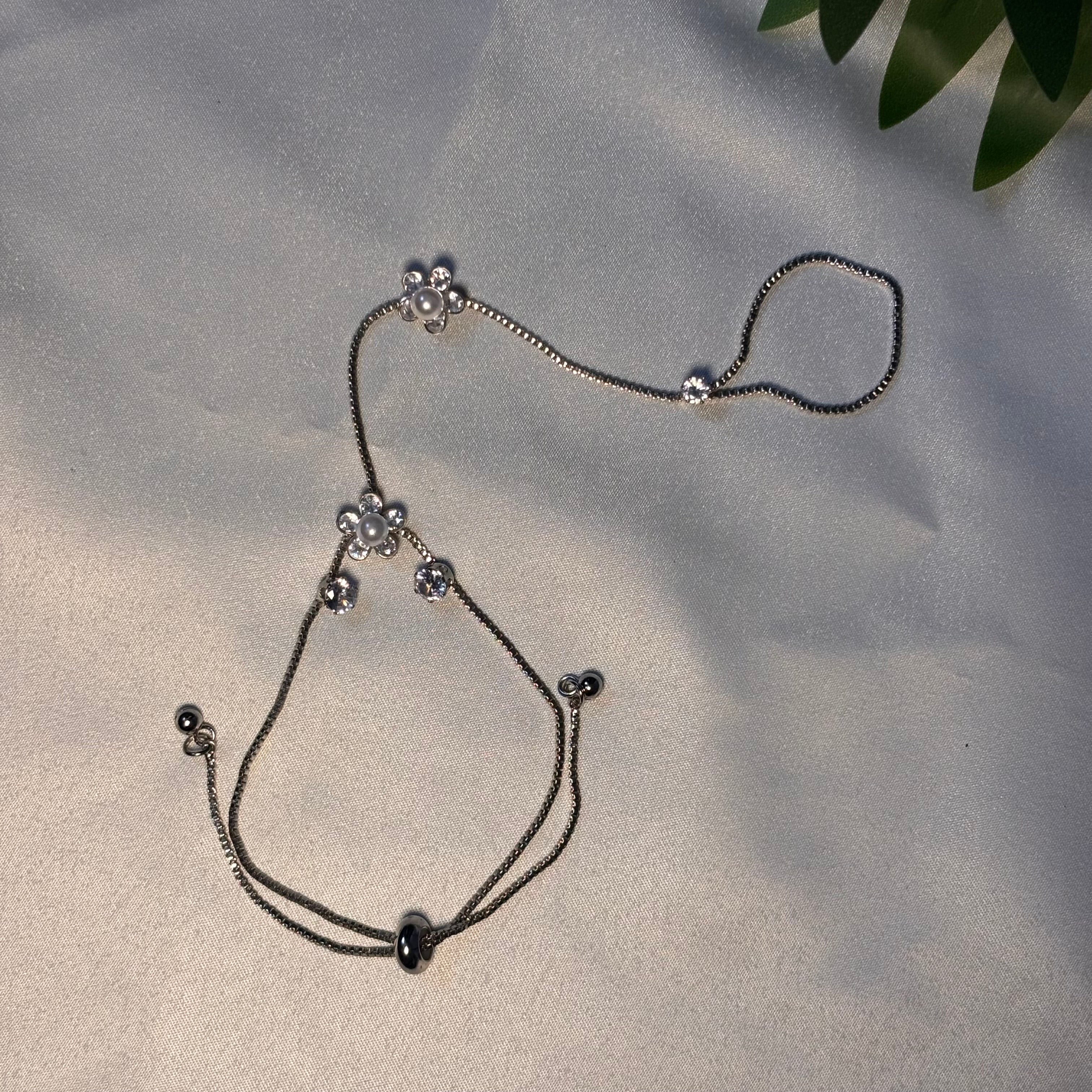 Celestial Flora hand chain (silver)