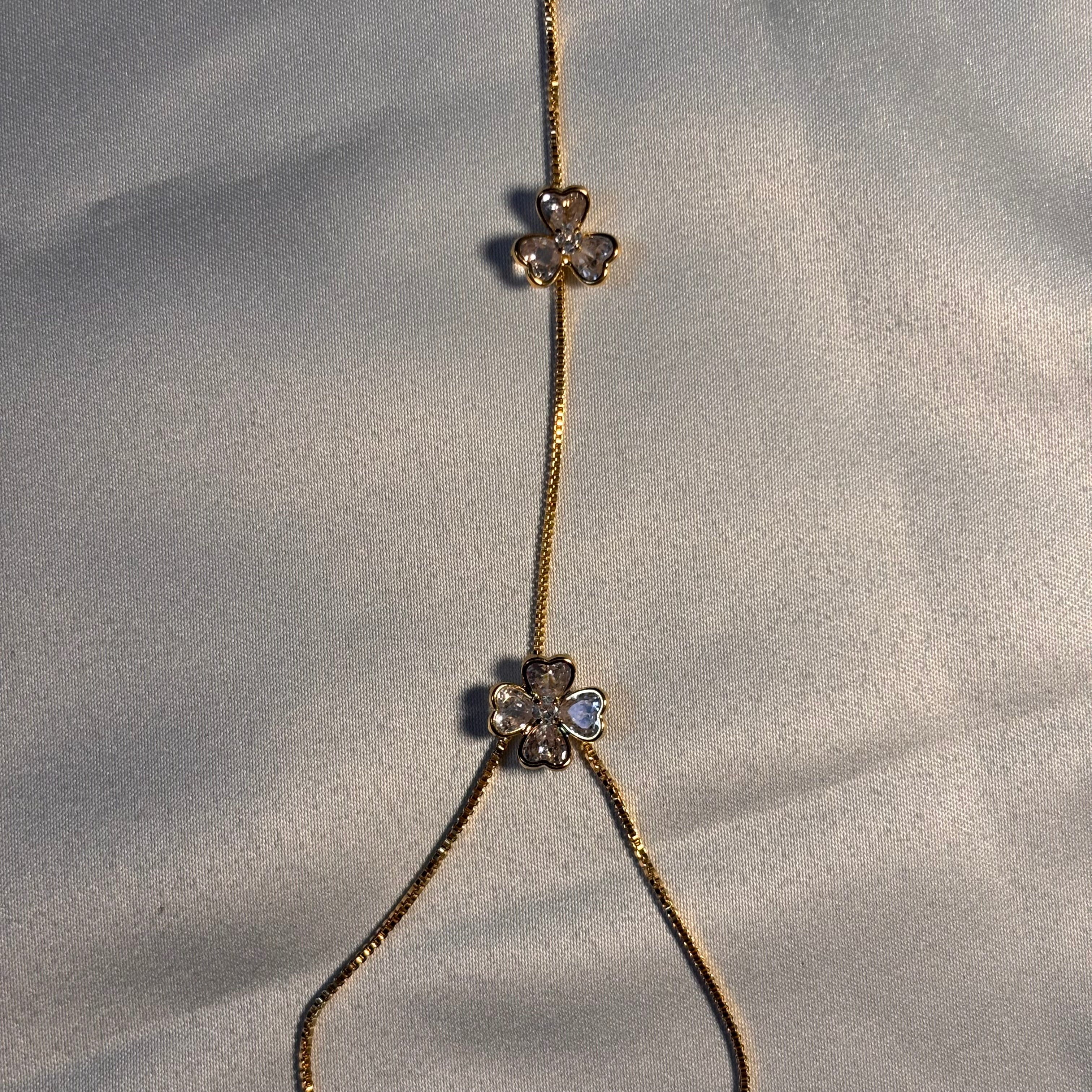 Floral hand chain bracelet (Gold)