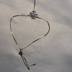 Lace Flora hand chain (Silver)
