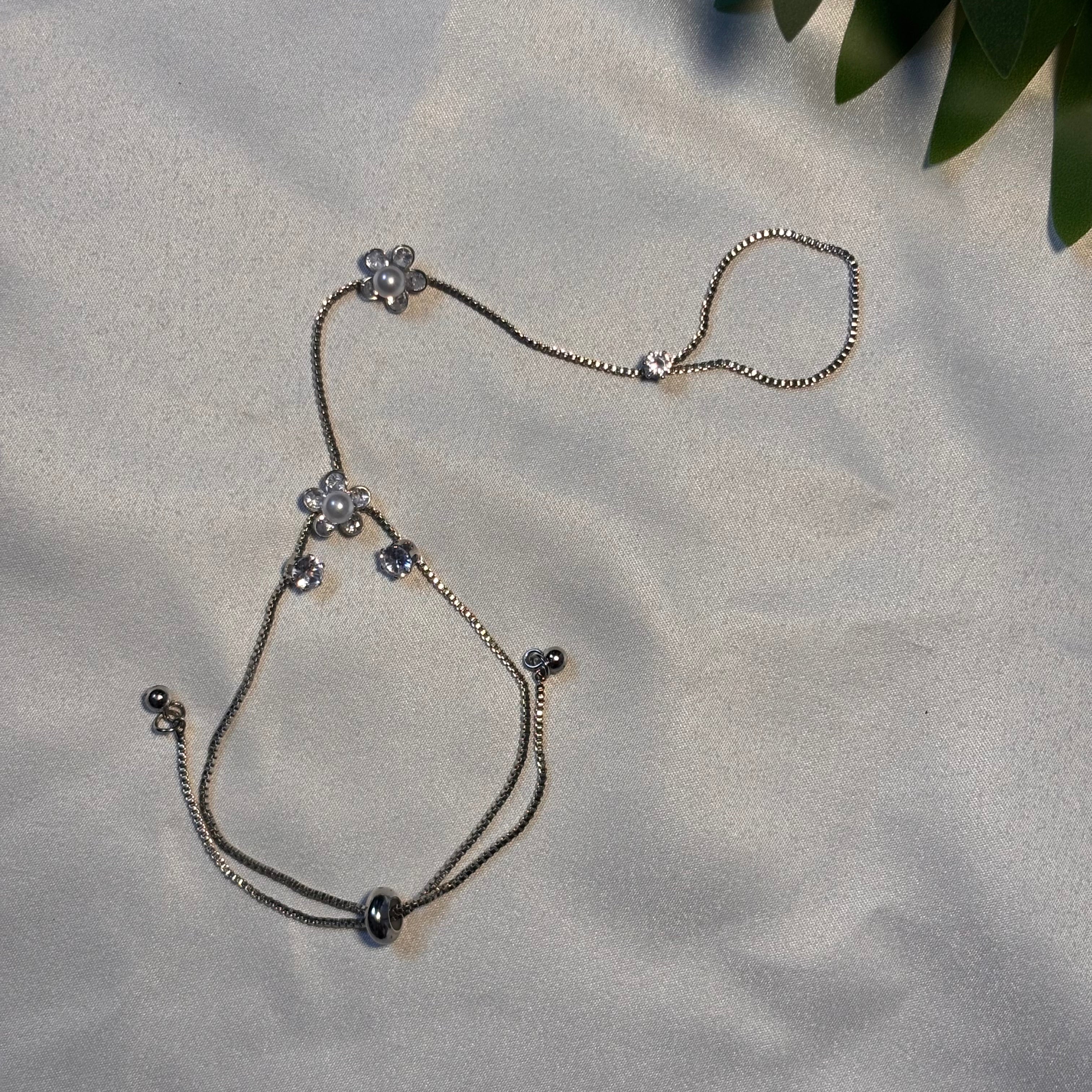 Celestial Flora hand chain (silver)