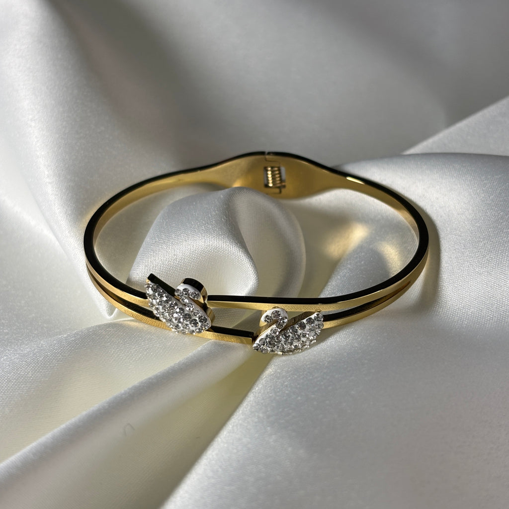 Swan Elegance Crystal Bracelet