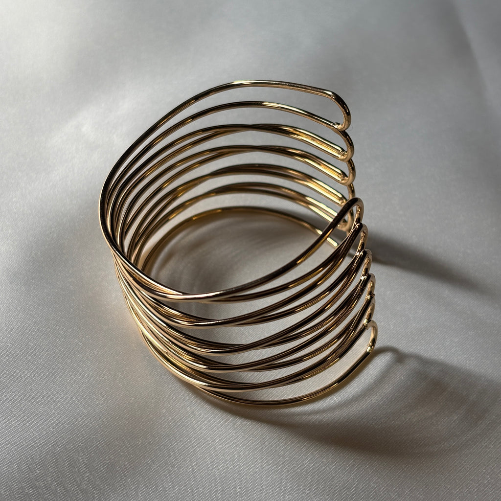 Sleek Wire Loop Bracelet